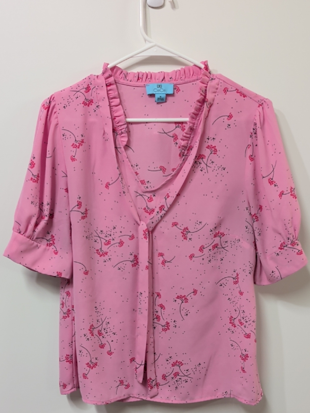 CeCe Pastel Pink Floral Blouse Size Medium